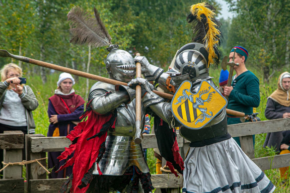 14 августа под Новосибирском прошёл военно-исторический фестиваль «Сибирский огонь»