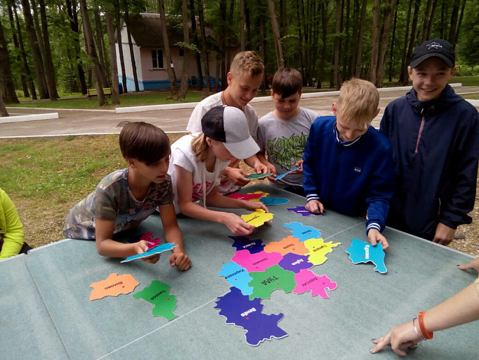 Юнармейское лето: в Тульской области продолжаются выезды в оздоровительные лагеря