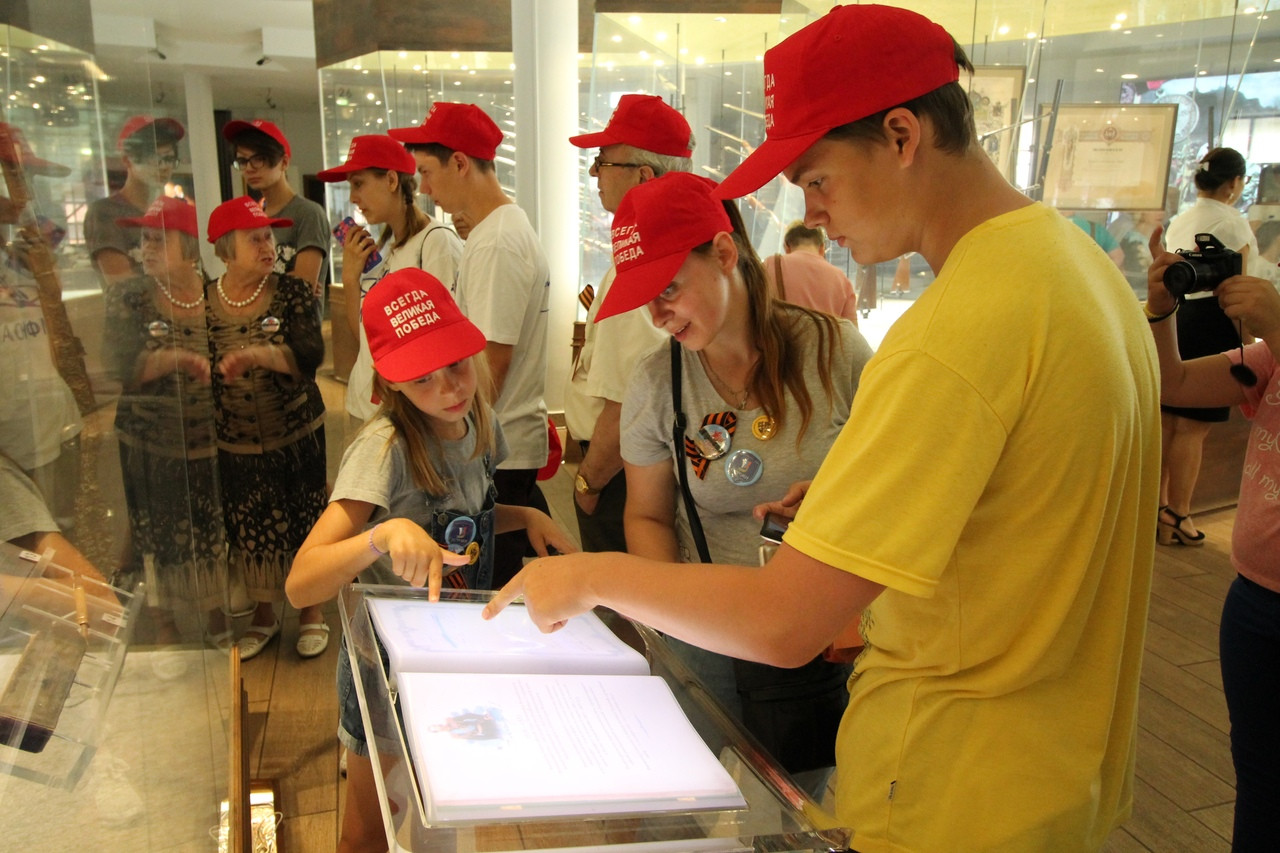 Тула встретила участников военно-исторического тура «Всегда Великая Победа», посвященного 75-летию победы в Курской битве