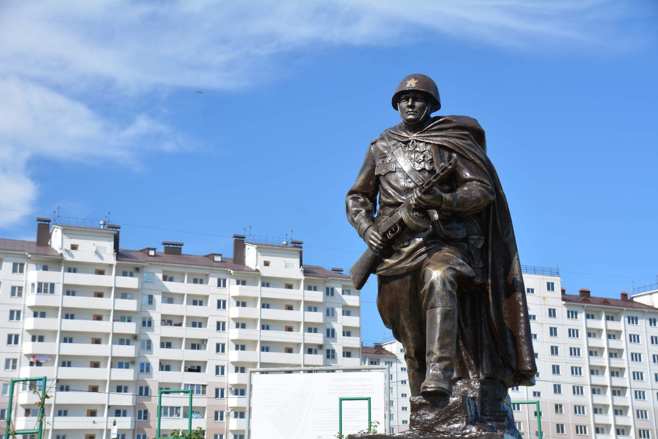 Открытие памятника советскому Солдату – Победителю в городе Крымске.