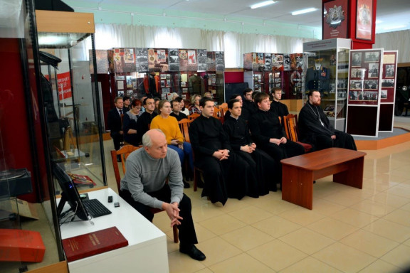 Онлайн-лекция «От Рождества до Крещения: зимние праздники в России»