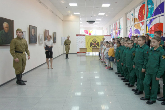 Выставка «Лицо Победы» для кадет