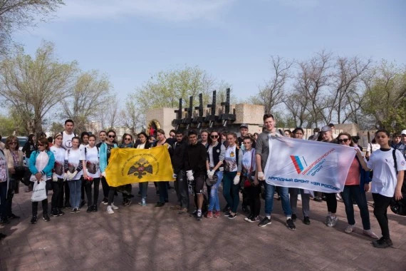 Активисты Астраханского регионального отделения РВИО провели субботник на Старом кладбище