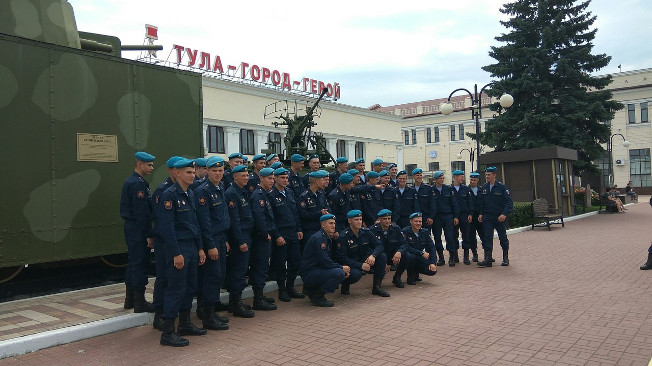 "Дороги Победы" в Туле. Десантники из Кубинки