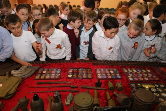 В школах Астраханской области проходят уроки мужества