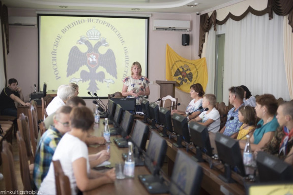 Председатель регионального отделения встретилась с участниками третьей смены военно-исторического лагеря «Бородино-2016»