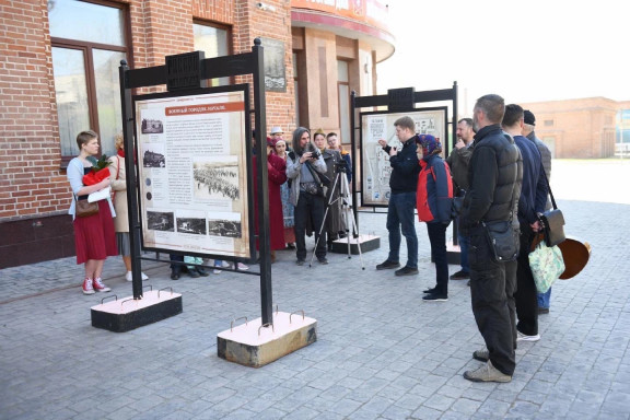 Участники общественных движения посетили экскурсию по истории военного городка Новосибирска