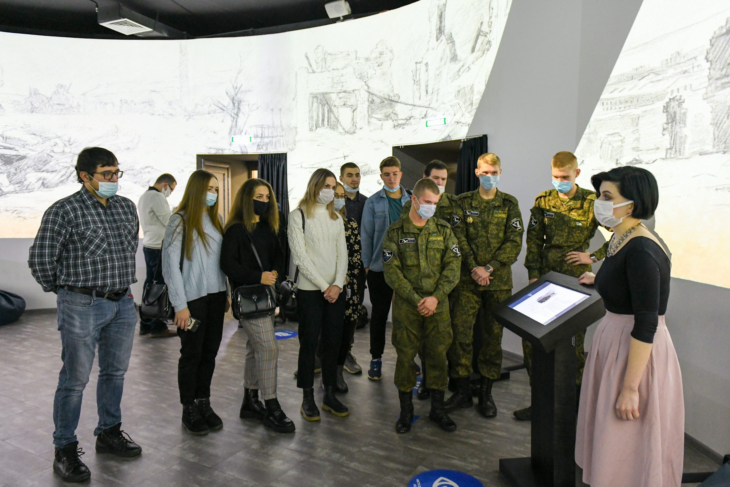 О фронтовых портретах и солдатских судьбах расскажет новая выставка в Новосибирске.