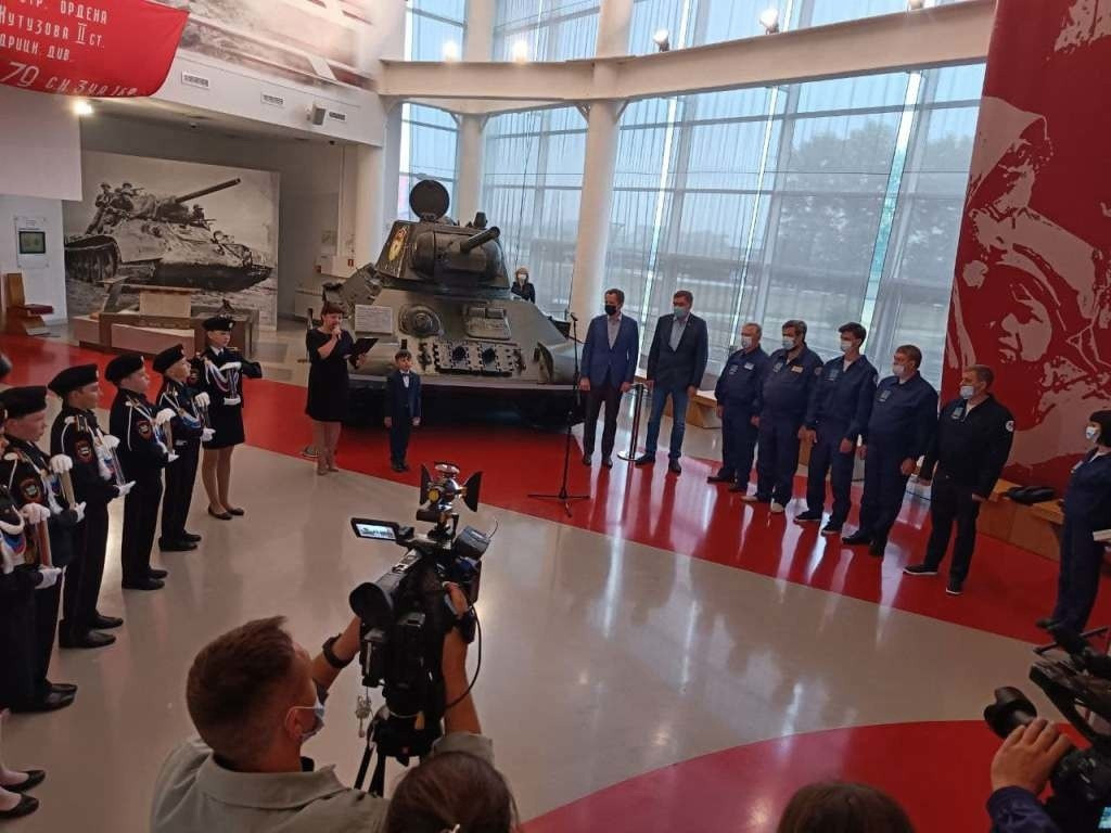 Глава региона В. Гладков дал старт акции «Перелёт памяти. Мемориалы-побратимы»