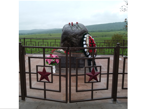 В Дур-Дуре открыт памятник ушедшим на фронт сельчанам
