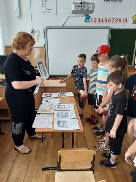 Защитники Родины. Этих дней не смолкнет Слава