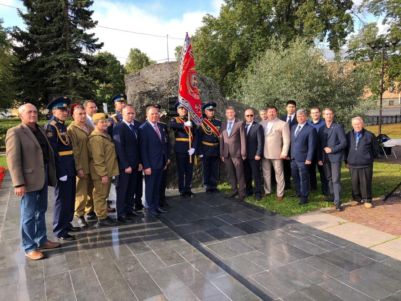 Состоялась передача копии наградного революционного Красного знамени 18-й Ярославской дивизии Республике Карелия