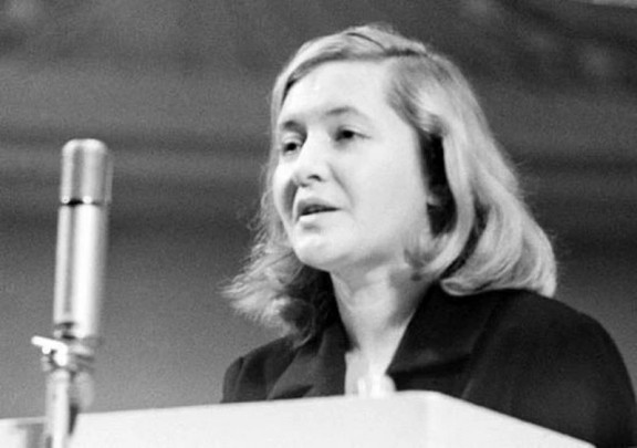 «Поэзия огненных лет»: к юбилею Юлии Друниной