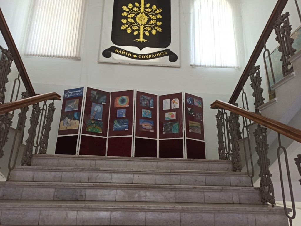 Космическая Одиссея в представлениях юных художников