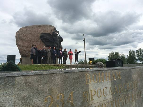 Памятные знаки мирным жителям, трагически погибшим и пострадавшим в годы Великой Отечественной войны во время оккупации