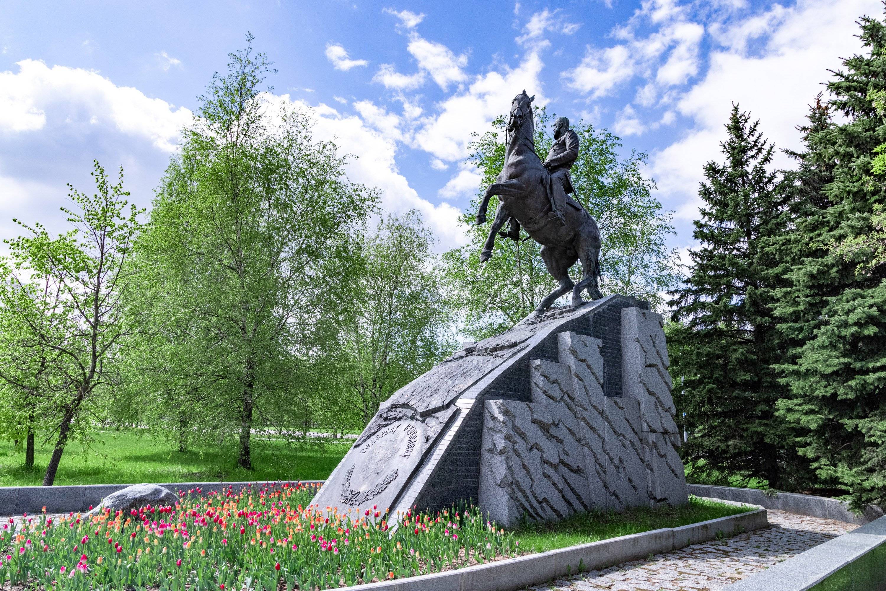 Памятник Генералу М.Д.Скобелеву