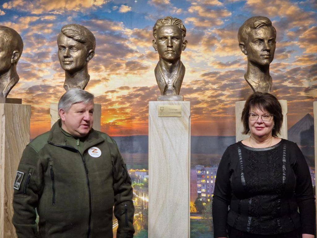 Бюст молодогвардейцу Виктору Третьякевичу