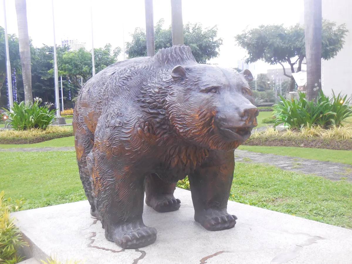 Скульптура "Медведь"